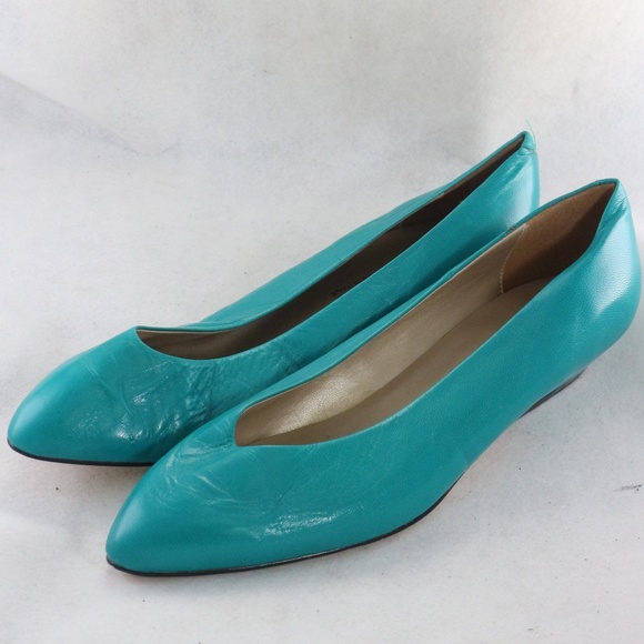 Bandolino Shoes - BANDOLINO Teal Leather Point Toe Low Heels 9M
